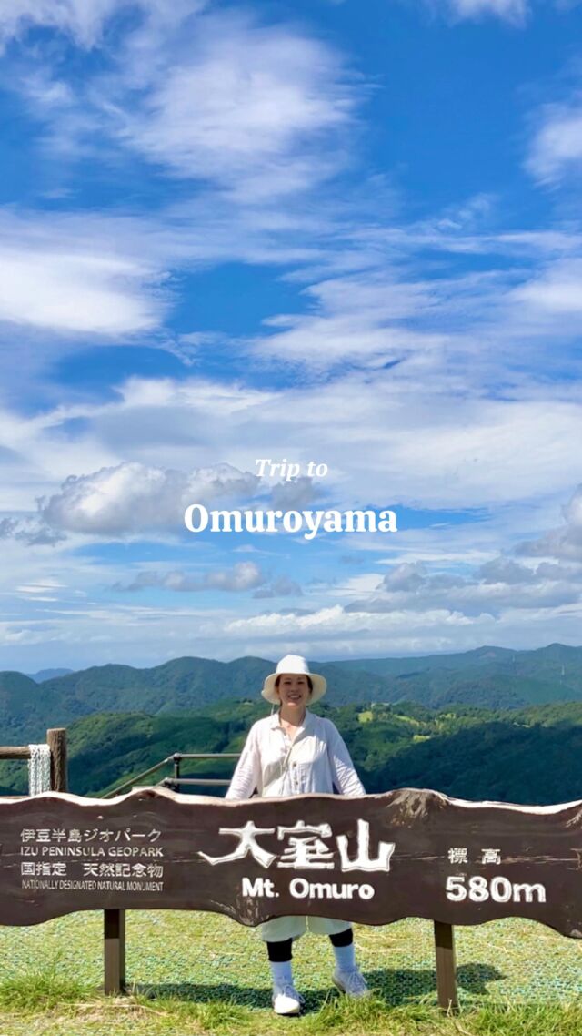 【魔法使いの旅🪄大室山】

静岡県伊東市の大室山にある #大室山浅間神社

数ある浅間神社のなかでも、ここはイワナガヒメノミコトが祀られている神社⛩

いろんな伝説はあれど
エネルギー的にみれば【反転の儀式】のために訪れる必要があったのだとわかる

とりあえず快晴で絶景で最高でした🪄

#静岡県 #伊東市 
#shizuoka #itocity 
#shizuoka_japan 
#nao旅キロク
#世界を旅する魔法使いnao